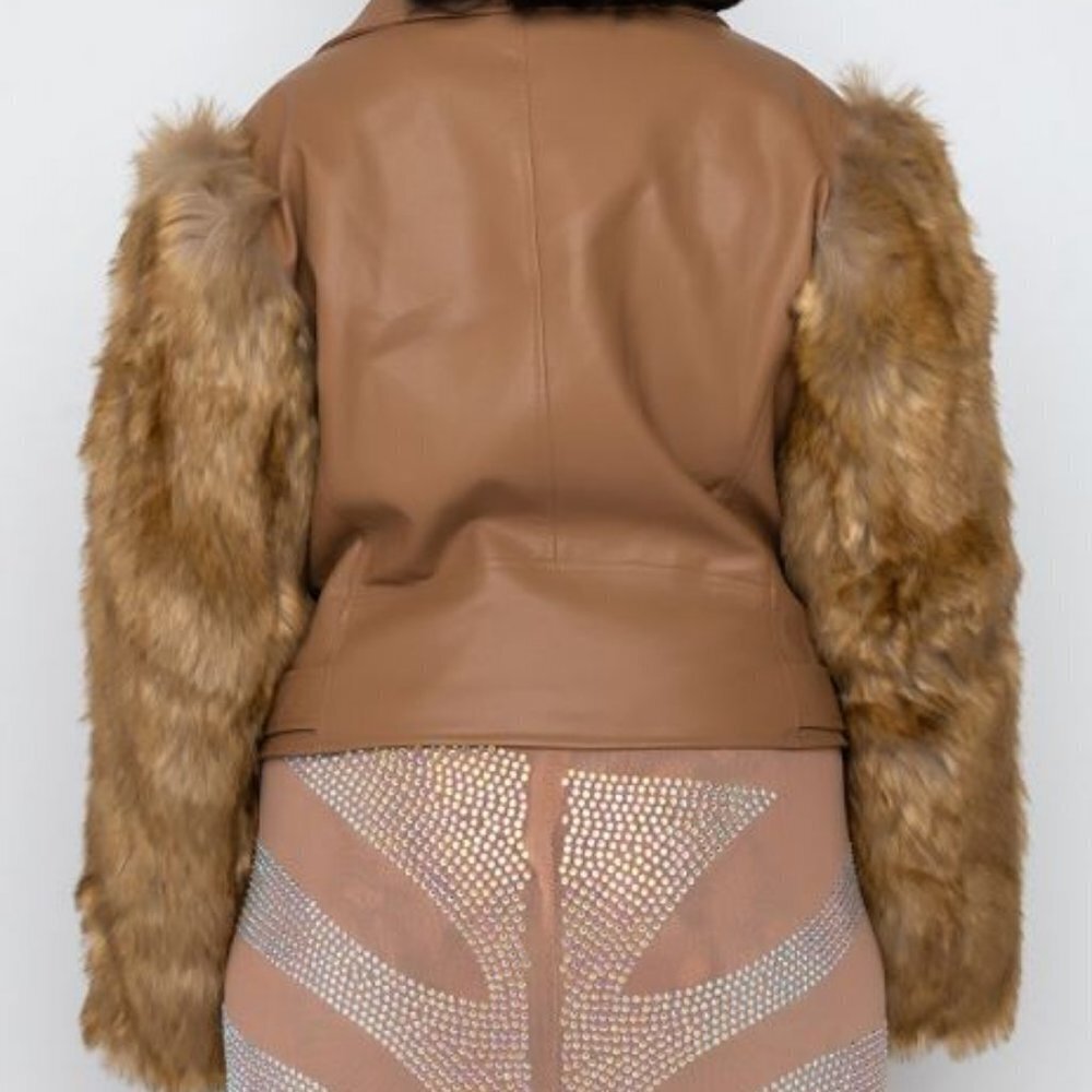 PLUS AZALEA WANG UTILITY FAUX FUR ARMS MOTO JACKET - Picture 4 of 9